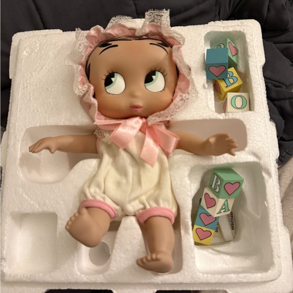 Vintage 1997 Danbury Mint "B Is For Boop" Baby Betty Boop Porcelain Doll - Picture 5 of 5